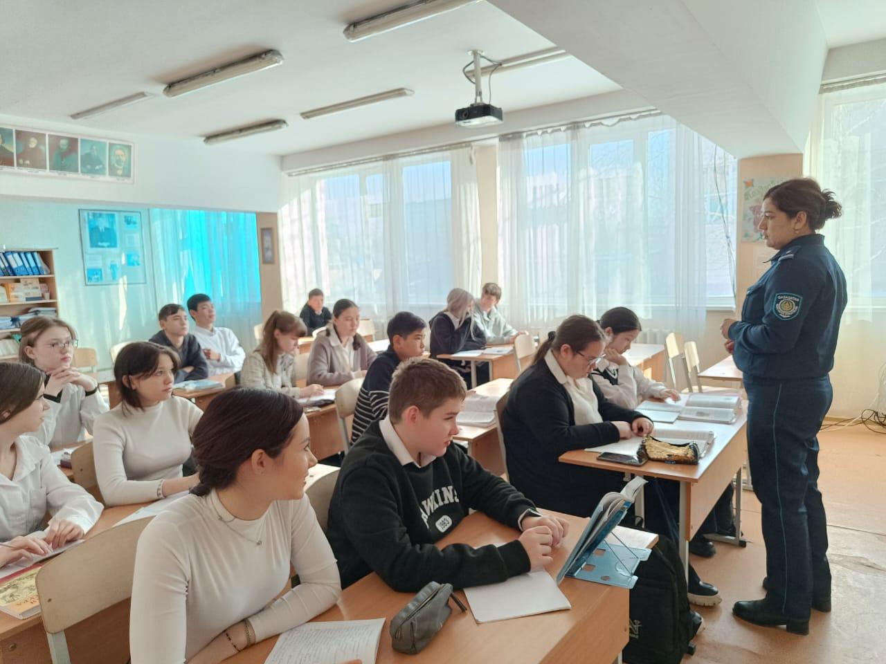 Түрксіб ауданының ПБ ЮПБ ЖПҚБ УП аға инспекторы Мусаева Г.И.  Түрксіб ауданының ПБ жанындағы ОП жедел уәкілімен бірге 7-9 сынып оқушыларымен "Құқықбұзушылықтар үшін кәмелетке толмағандардың жауапкершілігі" тақырыбында дәріс-әңгіме өткізді