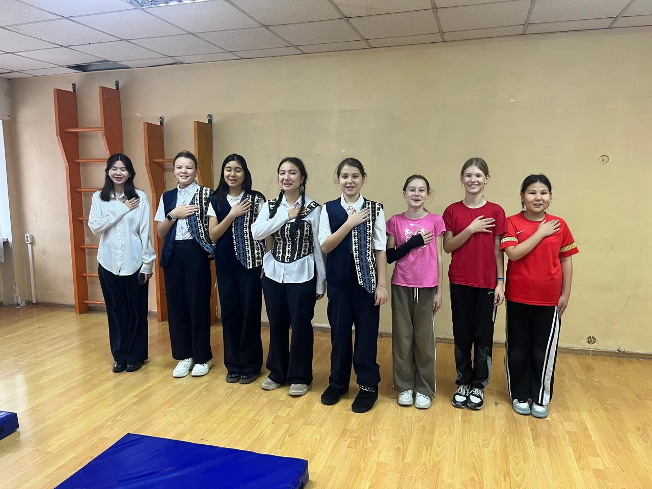 5 және 7 сынып оқушыларының демалыстағы «Бес асық» ойыны